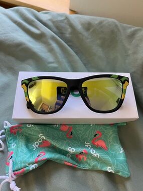 Mirrored Yellow Lens Black Frame Sunglasses - Women Accessories